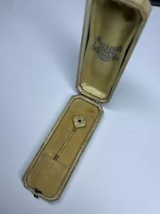 ANTIGUA SOLAPA, PIN DE PALO ESPINELA AZUL EN ORO AMARILLO 18K, CON CAJA - Imagen 1 de 7