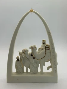 Beautiful 2004 Nona Bailey Nativity Christmas Porcelain White - Picture 1 of 7