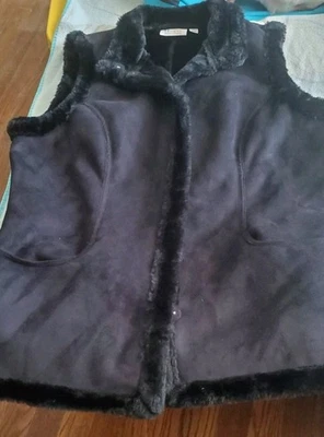 Chaleco negro pequeño D and Co Foto 1 de 4