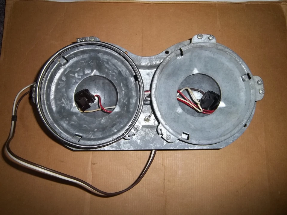 1958 - 1960 年 AMC RAMBLER SIX REBEL AMBASSADOR LH 头灯桶 NOS — 第 1/1 张图片