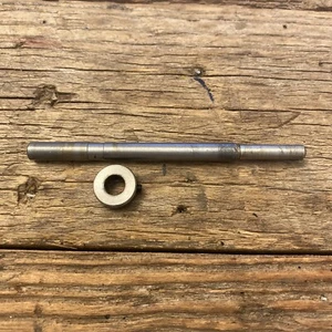 Singer Touch & Sew 750 Sewing Stitch Knob Gear Rod Dial Bracket Replacement Part - Picture 1 of 2