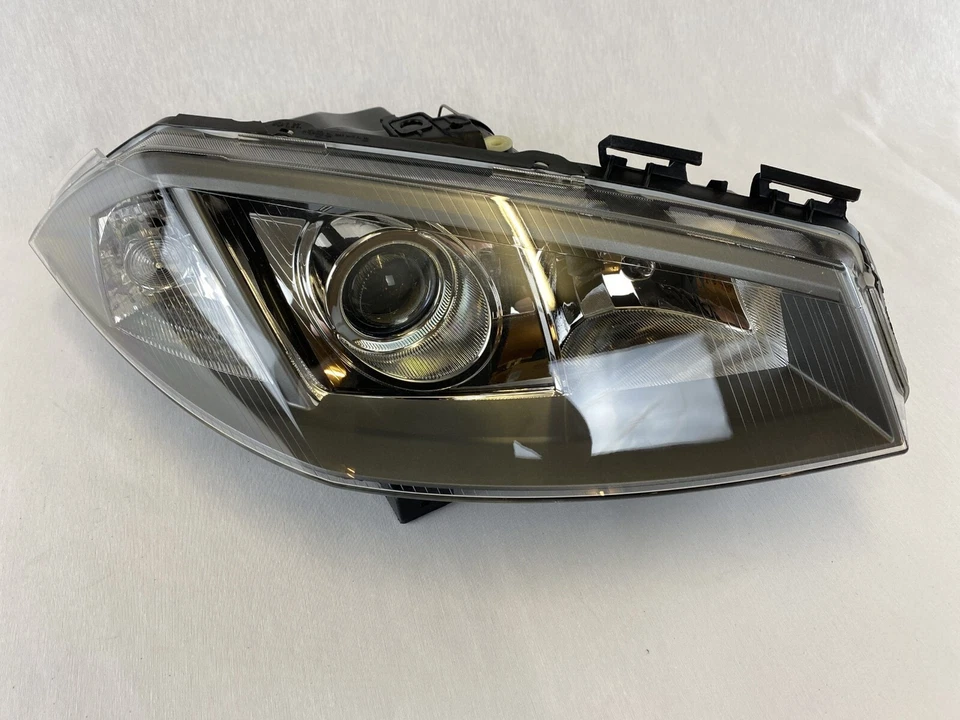 Original Renault Frontscheinwerfer 7701064022 - Bild 1 von 1