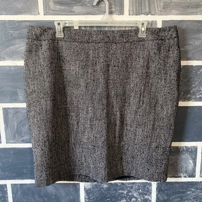 Falda lápiz para mujer Lane Bryant tejido blanco y negro hasta la rodilla talla 22 forrada Foto 1 de 4