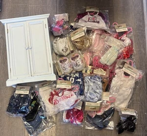 ENORME Lote de Ropa para Muñeca + Armario y Perchas para Muñecas - Imagen 1 de 1