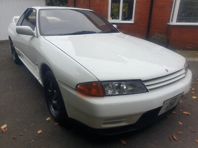 Nissan Skyline GTR R32 1992  2 former keepers  94,000 miles  OUTSTANDING COND. - Image 1 of 4