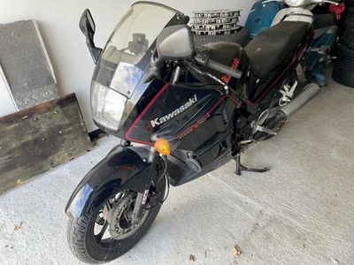 Kawasaki GPX 750 R - Bild 1 von 4