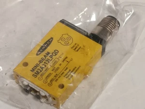Sensor de interruptor de CA mini haz Banner SM2A312LPQD, SPST, estado sólido - para piezas - Imagen 1 de 8