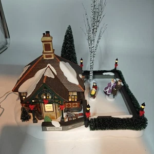 Department 56 Dickens Village London Skating Club #58700 mit Box RETIRED!READ! - Bild 1 von 14