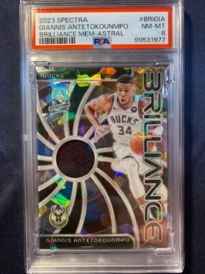 Parche Spectra Brilliance 2023 usado/usado Giannis Antetokounmpo #9/49 PSA 8 Foto 1 de 2