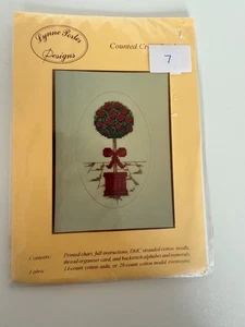Lynne PorterCross StitchKit  Christmas Theme - Picture 1 of 4