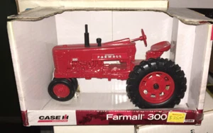 ERTL Farmall 300 Tractor 1/16 NIB - Picture 1 of 5