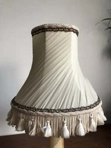 VTG CREAM PLEATED CHIFFON CREAM/FRINGE TASSELS DULL GOLD BROCADE LAMPSHADE - Bild 1 von 20
