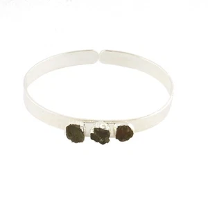 August Birthstone Rough Peridot Silver Plated Hammered Band Adjustable Bangle - Picture 1 of 3
