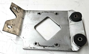 MOTO DE NIEVE POLARIS 1996-1998 INDY CLASSIC TRAIL PLACA DE MONTAJE DEL MOTOR 5131192 - Imagen 1 de 6