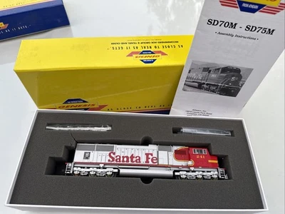 Locomotora Athearn Genesis Ho G6138, SD-75M, Santa Fe 241 Foto 1 de 4