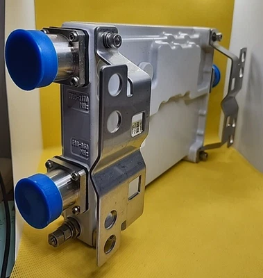 Перекрестная муфта COMMSCOPE A. CBC721-DF, постоянный ток и AISG проходят на всех портах [2ES1] - Изображение 1 из 4