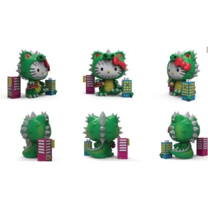 Figura de vinilo de 8 pulgadas verde metálico Sanrio Hello Kitty Kaiju cosplay - Imagen 1 de 4