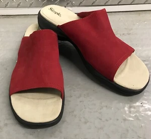 NEW Simple SANDALS Ladies Slides SIZE 11 M Suede Shoes RED - Picture 1 of 3
