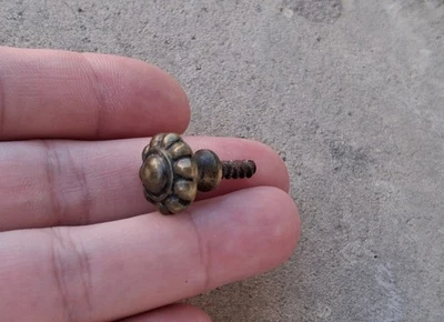 PETITE POIGNÉE ANCIENNE bouton, bronze ou laiton D=1,4cm meubles poupée  N86D - Photo 1/4