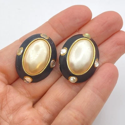 Signed CAROLEE Enamel Faux Pearl Glass Vintage 1980s Oval Clip On Earrings RARE - Image 1 of 4
