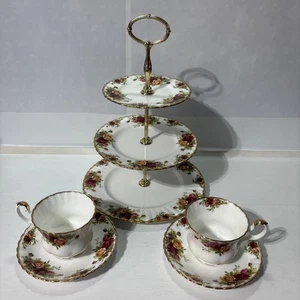 Royal Albert Old English Rose Bandeja de 3 Niveles y 2 Tazas de Té y Platillos Juego de Desierto - Imagen 1 de 10