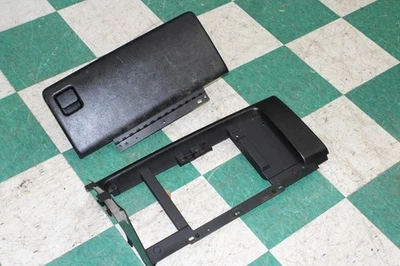 *NOTE* 03-07 H2 Black OEM Glovebox Glove Box Compartment RH Passenger Dash Trim Foto 1 de 4