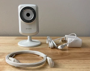 D-link DCS-933L HD Wifi Camera with Power Adapter (Tested) - Picture 1 of 2
