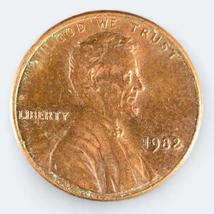 1982 Bronze Lincoln Penny One Cent Small Date 3.1 grams no mint mark Real Coin!! - Picture 1 of 2