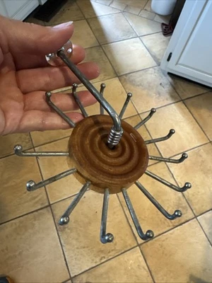 老式木质领带架圆形衣架主轴棕色壁橱收纳架 — 第 1/4 张图片