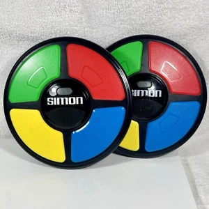 Simon Says Electronic Game Hasbro 2015 Classic Toy - 2 Working Battery Included - Picture 1 of 5