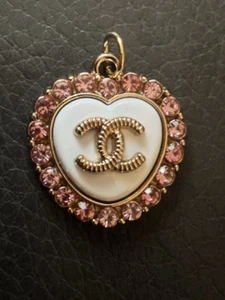 ⭐️Chanel Zipper Pull/Charm weiß/hellrosa Steine 22mm ⭐️ - Bild 1 von 4