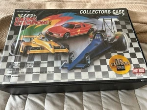 Estuche de colección Racing Champions Collectors’ con 12 autos y tarjetas coleccionables de conductor - Imagen 1 de 22