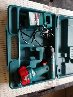 Makita Akku - Bohrmaschine 12 Volt - Bild 1 von 3