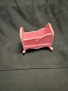 FISHER PRICE Loving Family PINK BABY CRADLE from TWIN TIME DOLLHOUSE Nursery - Picture 1 of 4