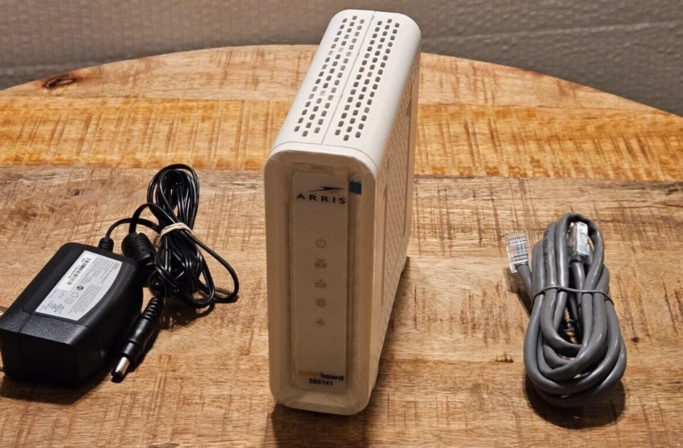 ARRIS SURFboard SB6141 Docsis 3.0 Cable Modem - Image 1 of 4