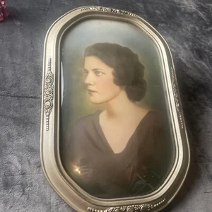 VTG Curved Convex Bubble Glass Silver Wood Picture Frame 17 3/4 X 12 Pretty Lady - Picture 1 of 7