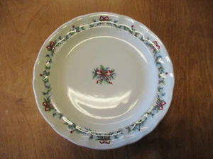Pfaltzgraff USA RED RIBBONS Dinner Plate 11 1/8" 1 ea 12 available - Picture 1 of 4