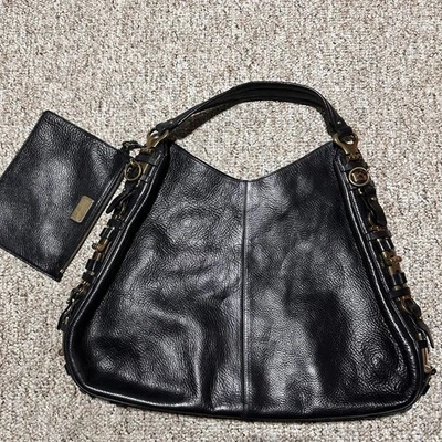 Salvatore Ferragamo Fergie gancini Black Leather Hobo Bras Trim - Image 1 of 4