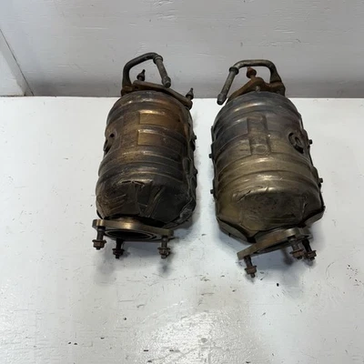 20-25 Chevrolet Corvette C8 6.2 tubos de escape y protectores térmicos izquierda y derecha OEM 6K Foto 1 de 4