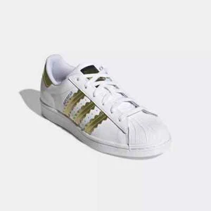 Adidas Originals Women's White Gold Classic SUPERSTAR Fashion Sneakers H03915 - Picture 1 of 6
