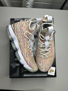 NIKE LEBRON 15 XV GUIJARROS AFRUTADOS 897648-900 ARCO IRIS MULTICOLOR BLANCO TALLA 11.5 - Imagen 1 de 8