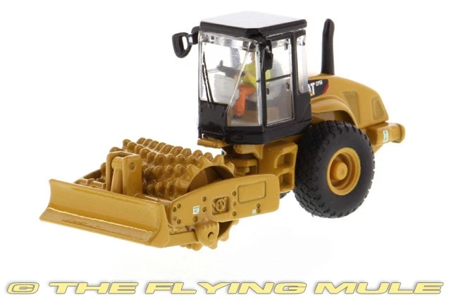 Diecast Masters 1:87 CP56 Padfoot Drum Soil Compactor - Image 1 of 4