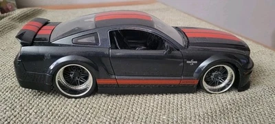 JADA TOY BIG TIME MUSCLE 2008 FORD MUSTANG SHELBY GT500 KR ESCALA 1/24 - Imagem 1 de 4