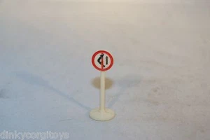 SIKU V SERIE ROAD SIGN VERKEHRSZEICH LANES VERY NEAR MINT RARE SELTEN - Bild 1 von 1