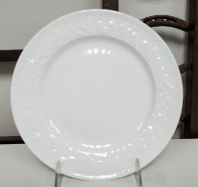 Салатная тарелка Bernardaud Limoges France LOUVRE никогда не использовалась СОВЕРШЕННО НОВАЯ - Изображение 1 из 3