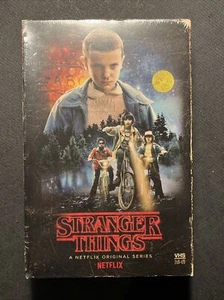 Netflix Stranger Things Season 1 (DVD/Blu-Ray, 2016, 4-Disc, Collector's Edition - Picture 1 of 4