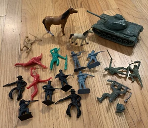 Vintage Plastic Army Men Soldier Tank Horses Cowboys Indians Toys Collectibles - Picture 1 of 14