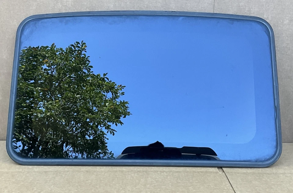 2000-2002 Lincoln LS Sunroof Sun Roof Glass Window OEM - Image 1 of 4