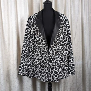 NWT Lane Bryant The Bryant Blazer Snow Leopard Faux Leather Tuxedo Collar sz 26 - Picture 1 of 6