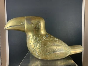 Vintage Brass Toucan Bird Tropical Heavy Figure Statue Gold Tone HTF Paperweight - Picture 1 of 7